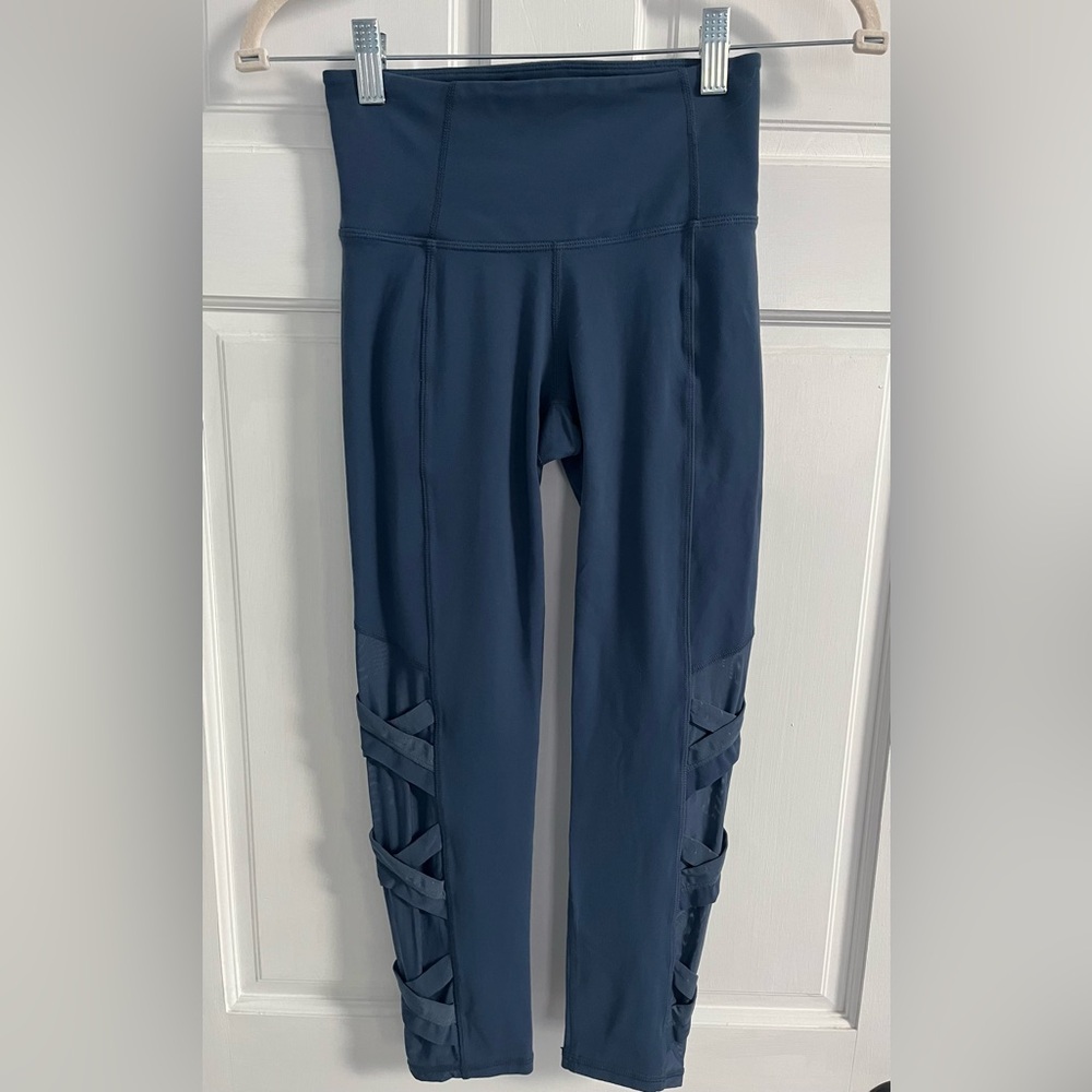 Athleta Women’s Size XXS Legging High‎ Rise Mesh Chaturanga Capri Iron Blue